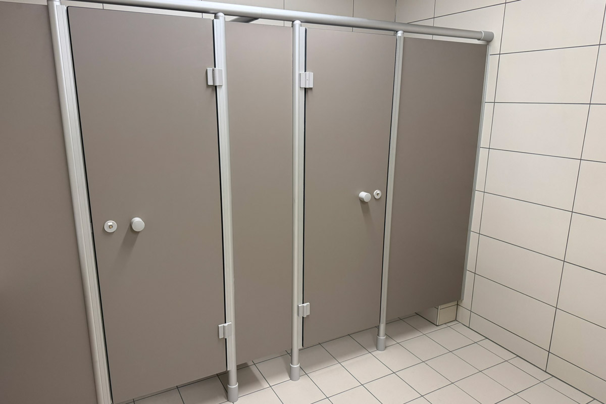 Toiletbåse i Sportiums renoverede faciliteter