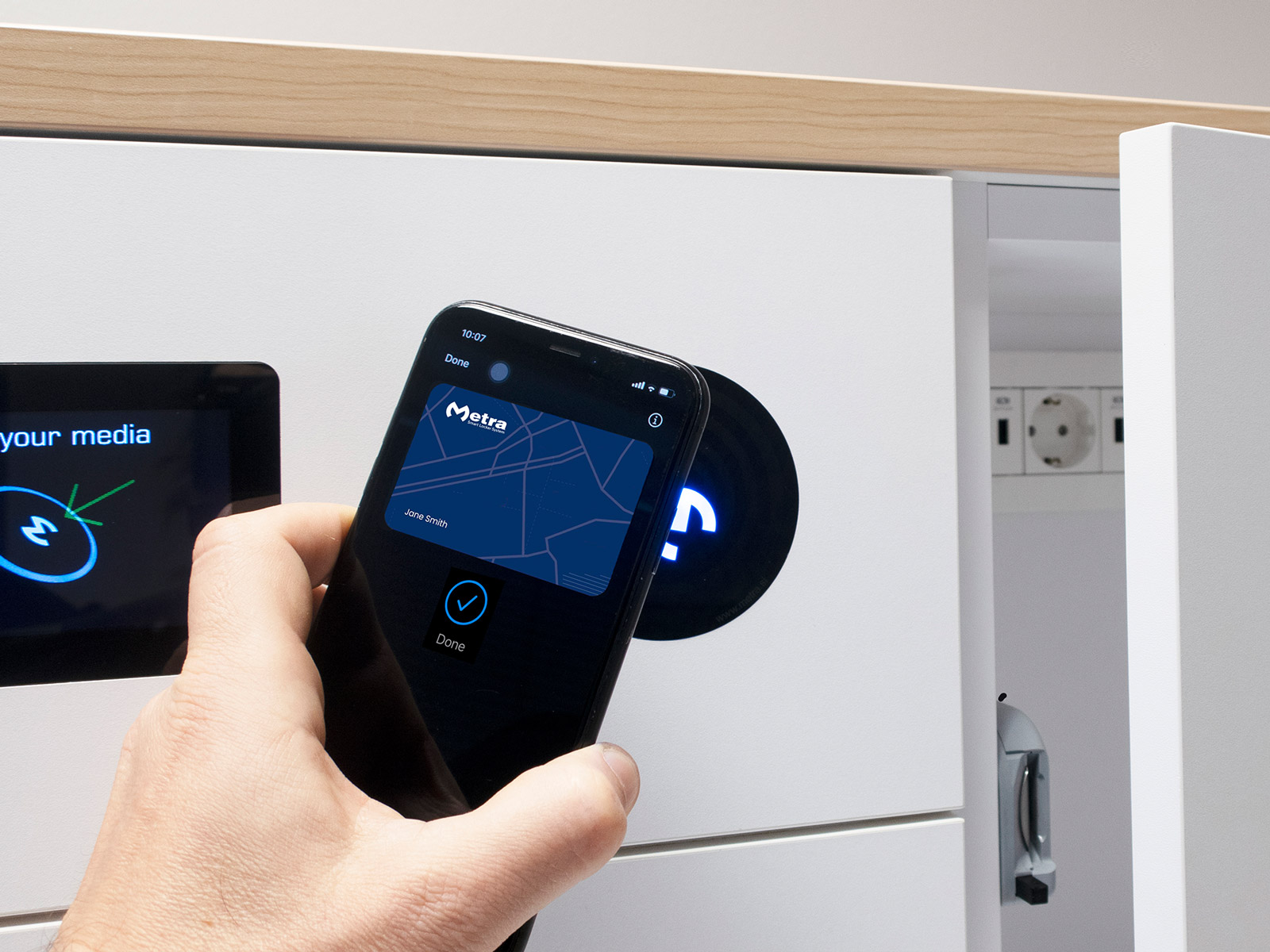 Elektronisk skabslås med RFID og mobil adgang